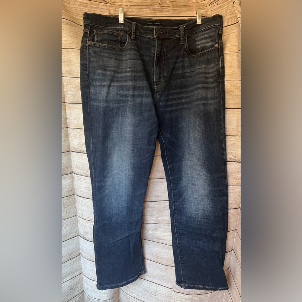 Lucky Brand 223 Straight Jeans